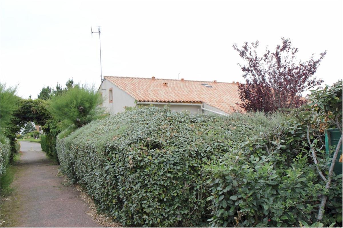 Petite maison dans résidence avec piscine proche plage et centre ville à pied Pornic Extérieur photo